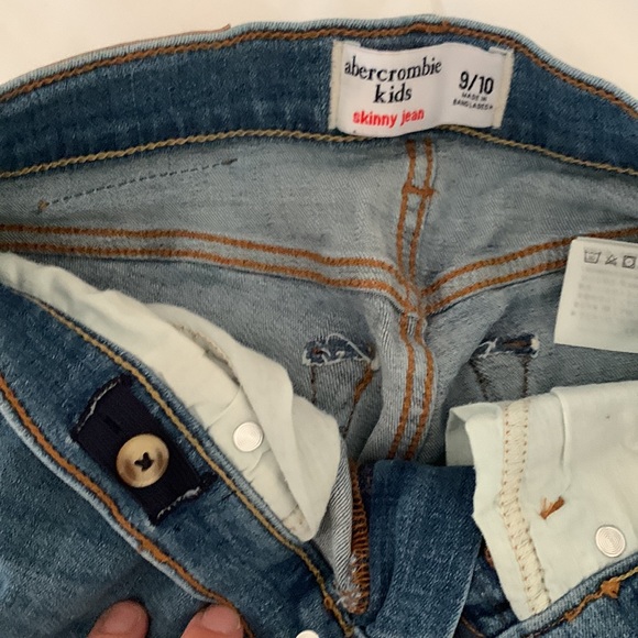 Boys skinny jeans. Abercrombie kids. Minimal use. - Picture 8 of 9
